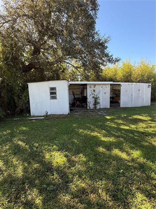 For Sale: $165,000 (1 beds, 1 baths, 882 Square Feet)