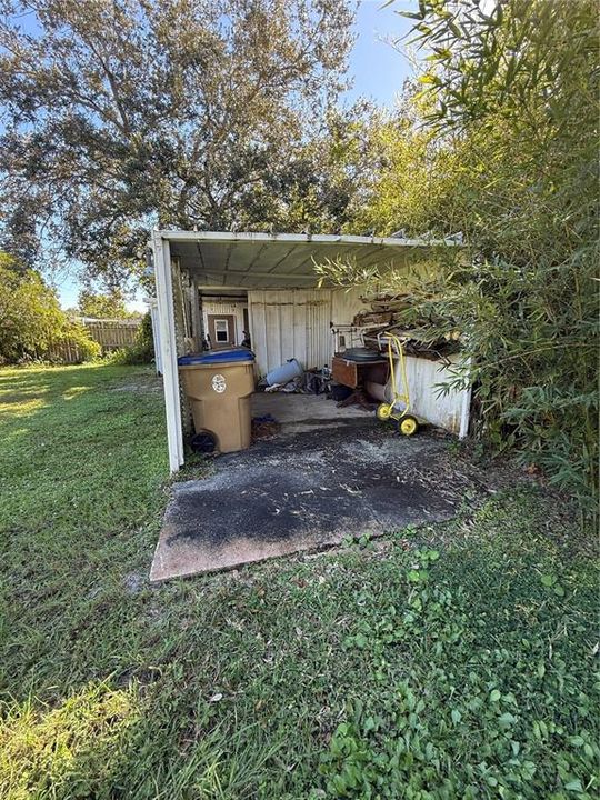 For Sale: $165,000 (1 beds, 1 baths, 882 Square Feet)