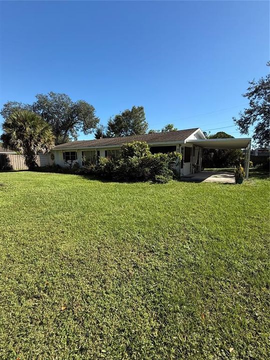 For Sale: $165,000 (1 beds, 1 baths, 882 Square Feet)