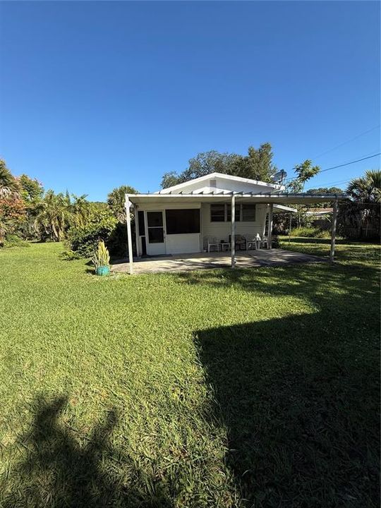 For Sale: $165,000 (1 beds, 1 baths, 882 Square Feet)