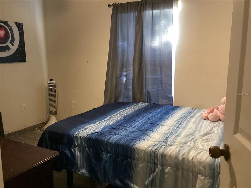 合同活跃: $1,660 (4 贝兹, 2 浴室, 1788 平方英尺)