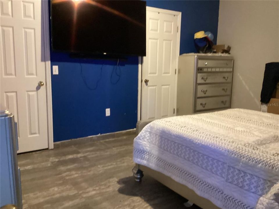 合同活跃: $1,660 (4 贝兹, 2 浴室, 1788 平方英尺)