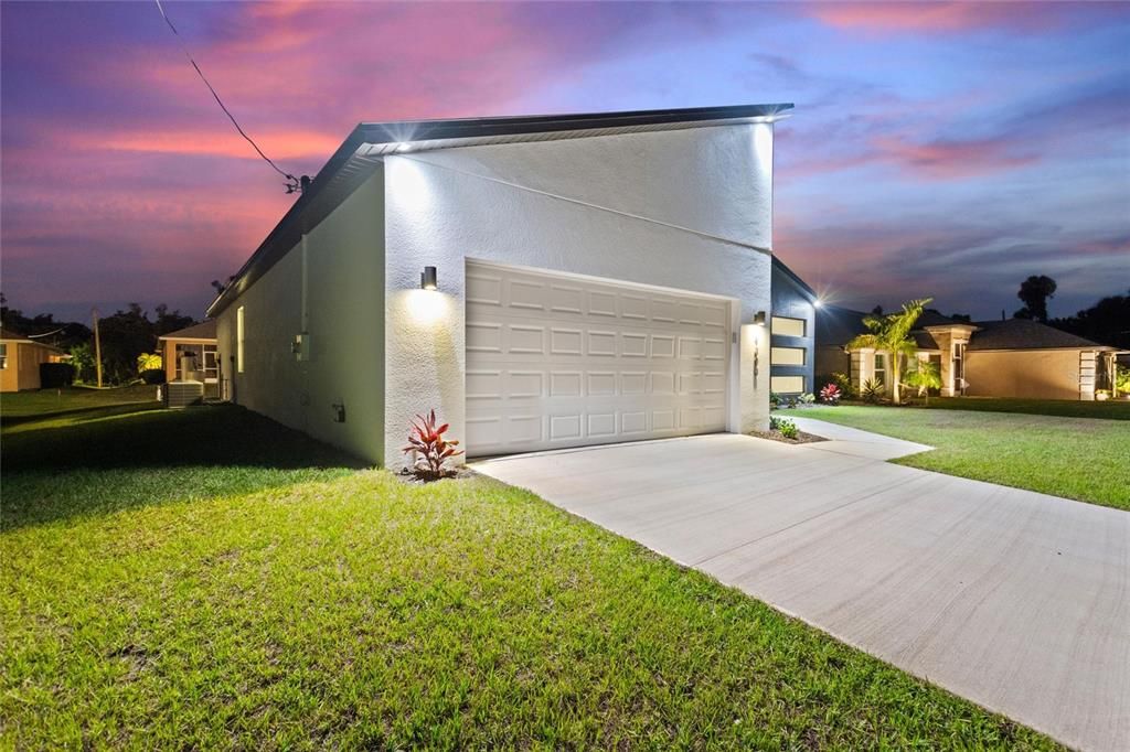 For Sale: $448,000 (4 beds, 2 baths, 1880 Square Feet)