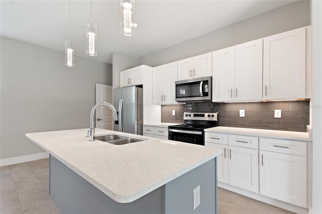 For Sale: $448,000 (4 beds, 2 baths, 1880 Square Feet)