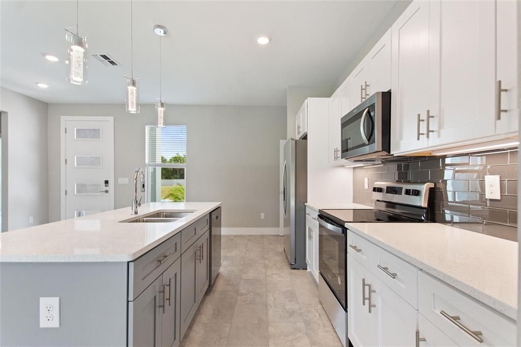 For Sale: $448,000 (4 beds, 2 baths, 1880 Square Feet)