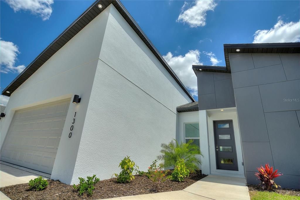 For Sale: $448,000 (4 beds, 2 baths, 1880 Square Feet)