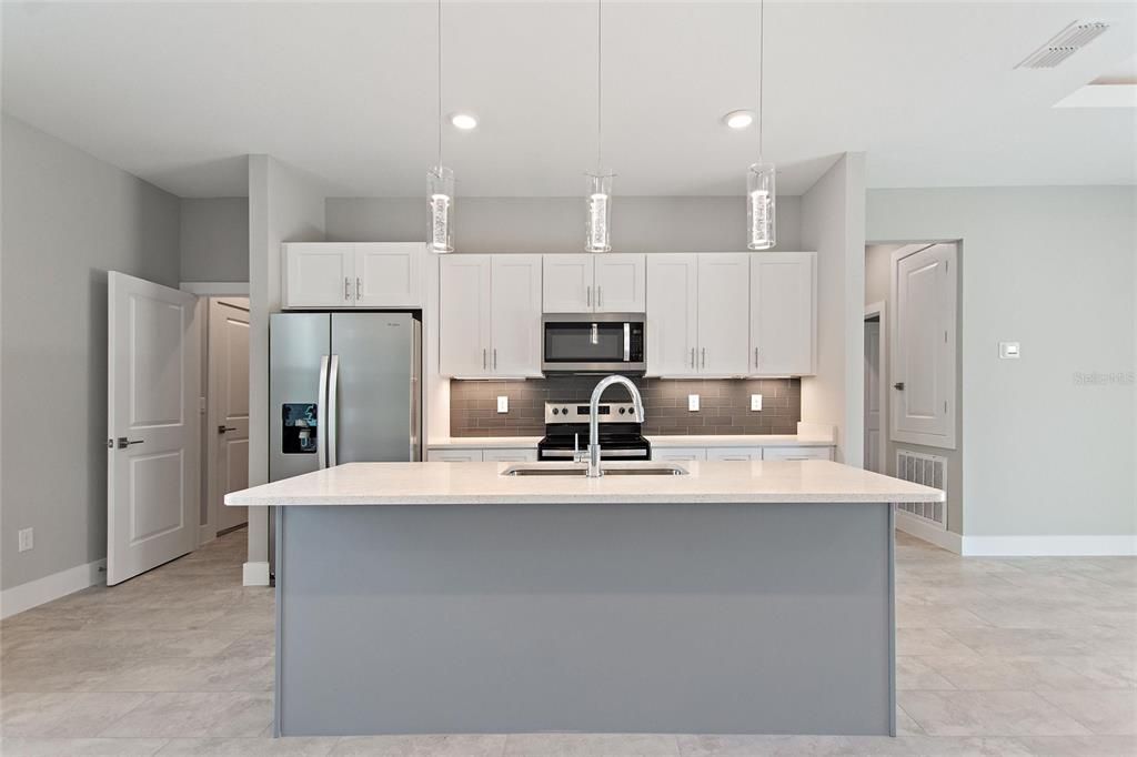 For Sale: $448,000 (4 beds, 2 baths, 1880 Square Feet)