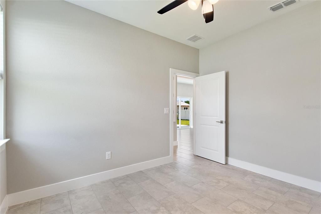 For Sale: $448,000 (4 beds, 2 baths, 1880 Square Feet)