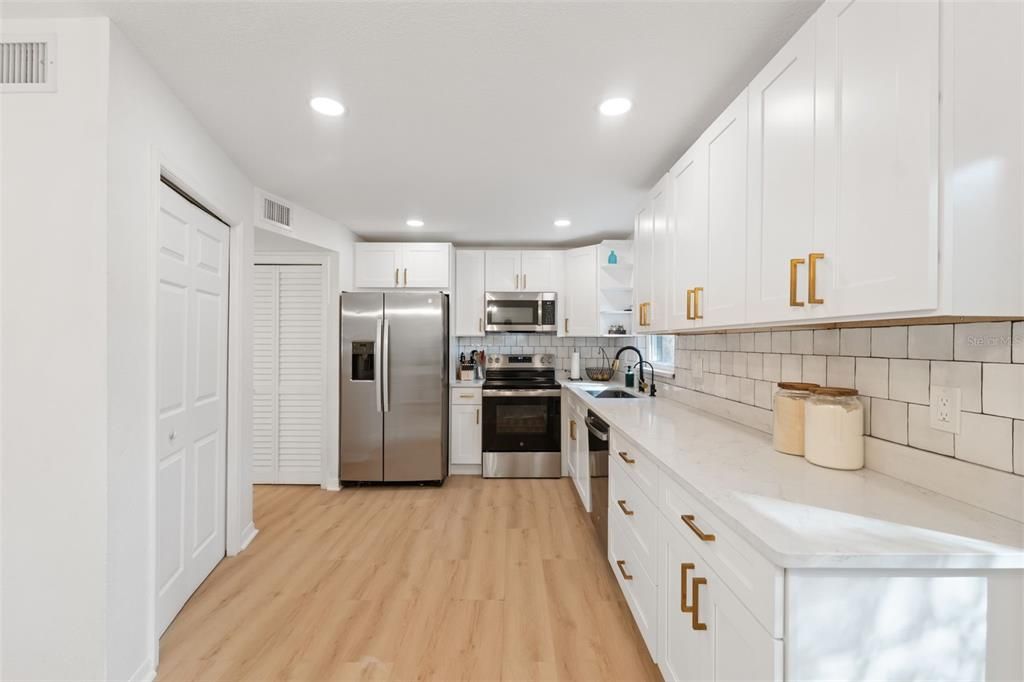 For Sale: $330,000 (2 beds, 1 baths, 1522 Square Feet)