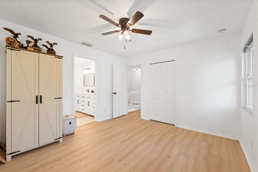 For Sale: $330,000 (2 beds, 1 baths, 1522 Square Feet)