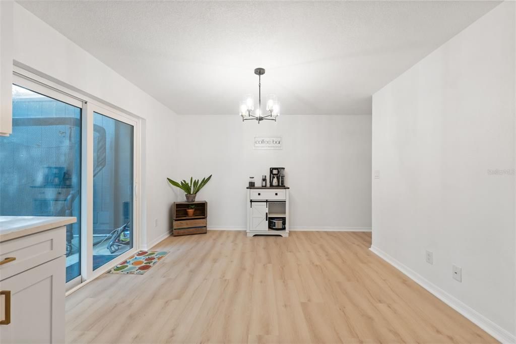 For Sale: $330,000 (2 beds, 1 baths, 1522 Square Feet)