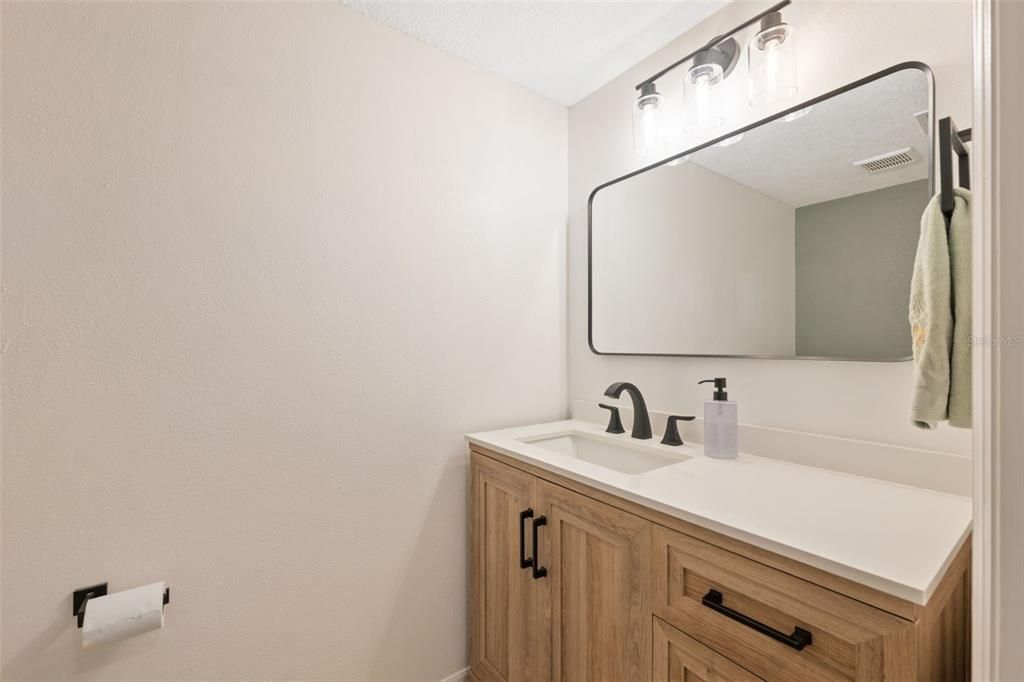 For Sale: $330,000 (2 beds, 1 baths, 1522 Square Feet)