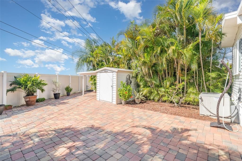 待售: $174,950 (1 贝兹, 1 浴室, 420 平方英尺)