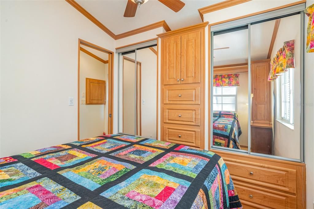 待售: $174,950 (1 贝兹, 1 浴室, 420 平方英尺)