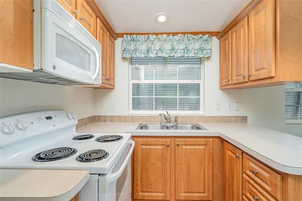 待售: $174,950 (1 贝兹, 1 浴室, 420 平方英尺)