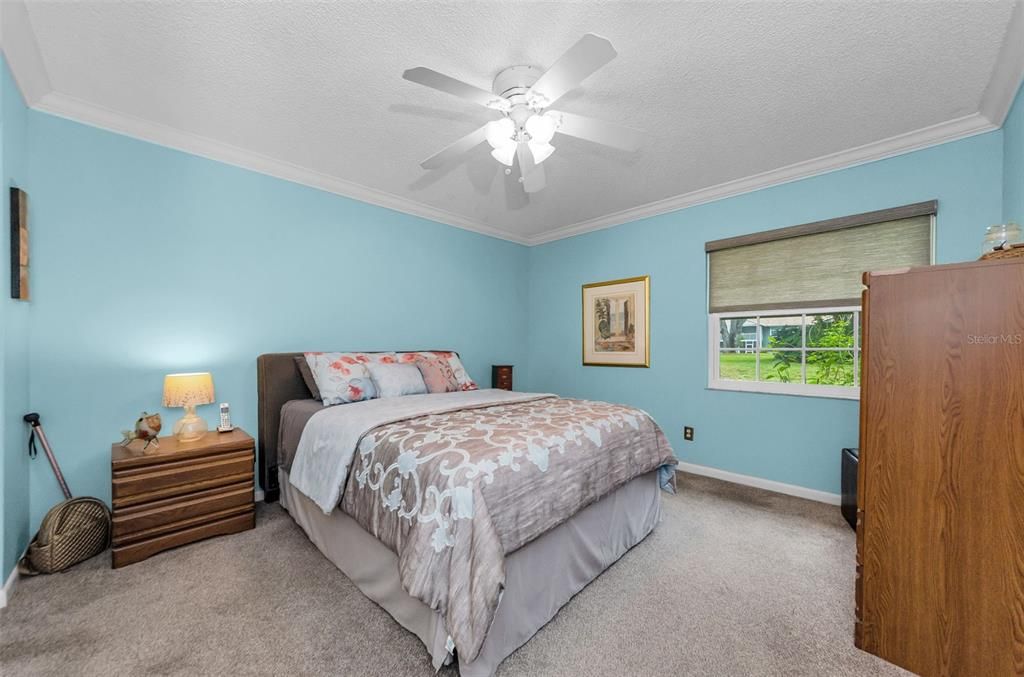 Active With Contract: $235,000 (2 beds, 2 baths, 905 Square Feet)