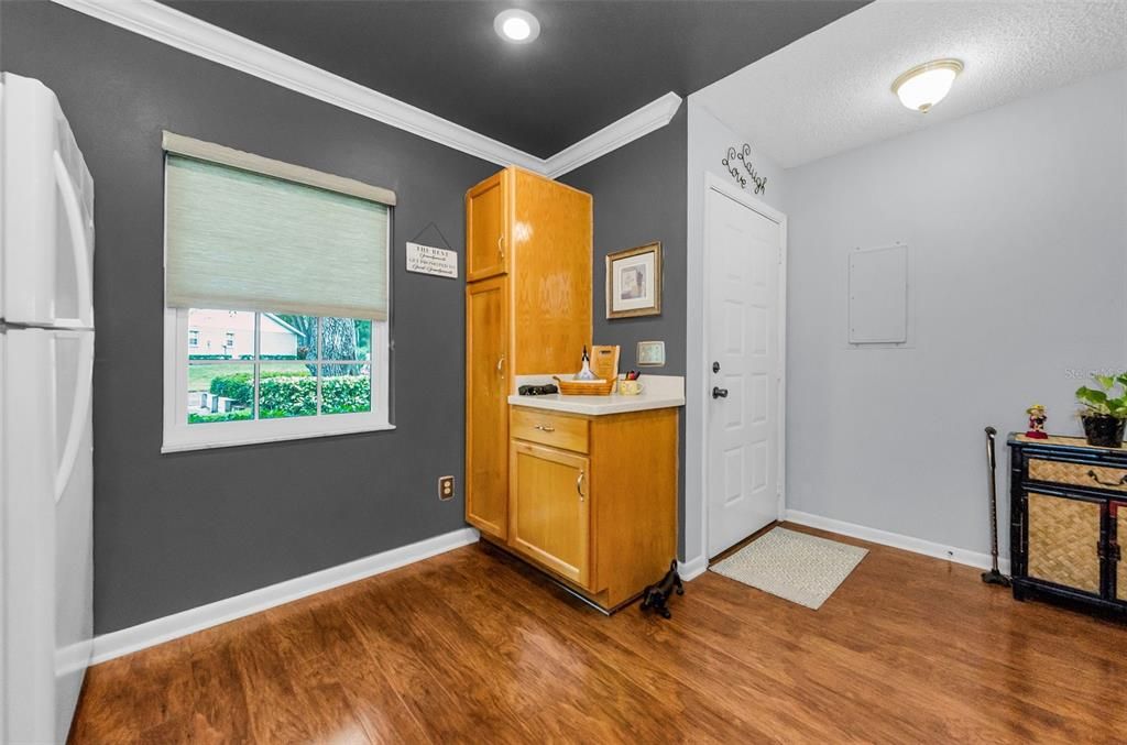 Active With Contract: $235,000 (2 beds, 2 baths, 905 Square Feet)