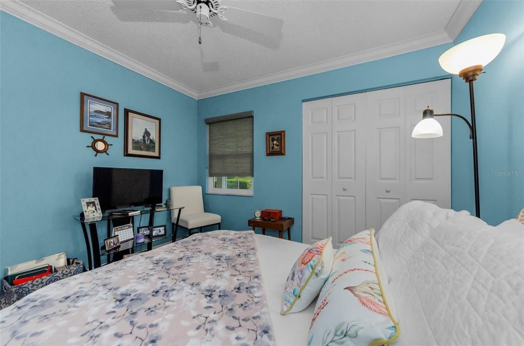 Active With Contract: $235,000 (2 beds, 2 baths, 905 Square Feet)