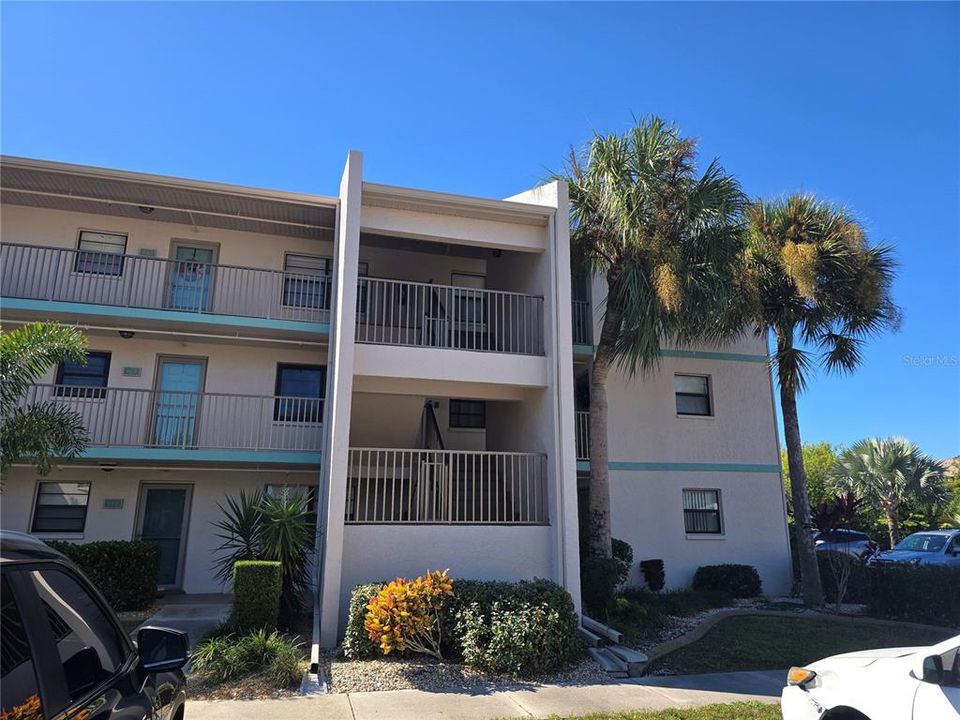 待售: $110,900 (2 贝兹, 2 浴室, 1228 平方英尺)