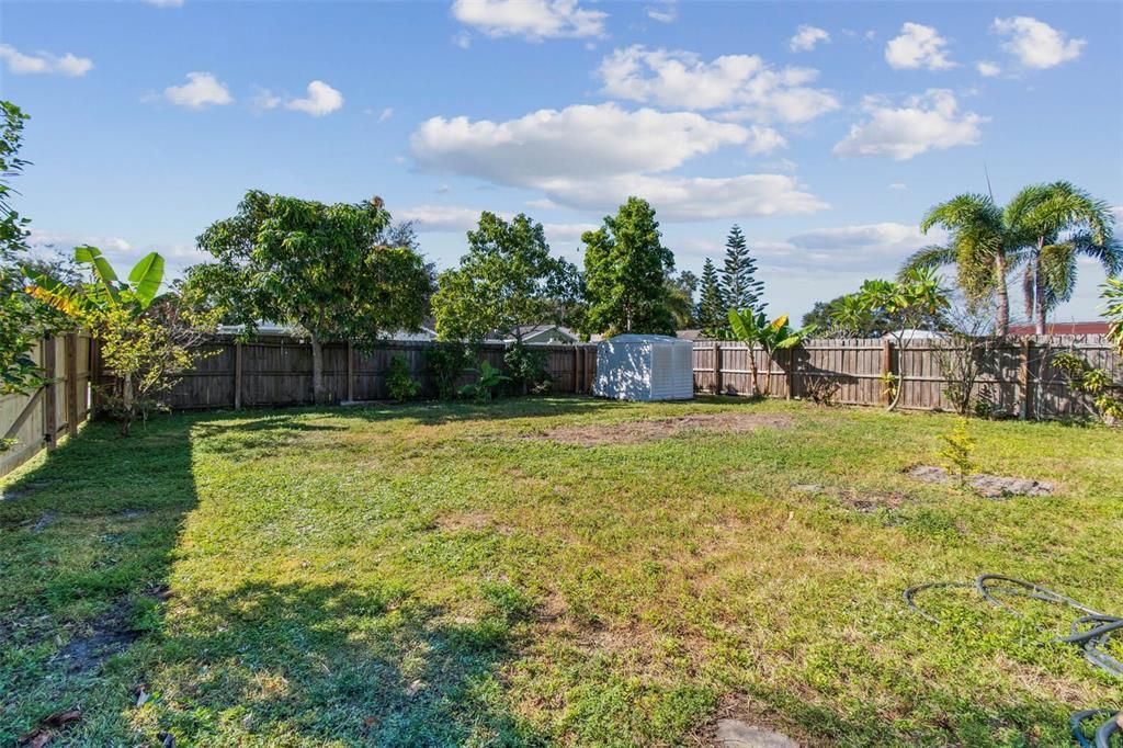 Active With Contract: $385,000 (3 beds, 2 baths, 1140 Square Feet)