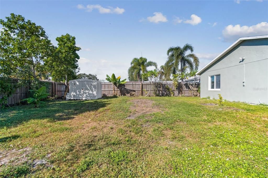 Active With Contract: $385,000 (3 beds, 2 baths, 1140 Square Feet)