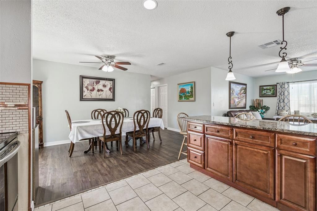 Active With Contract: $385,000 (3 beds, 2 baths, 1140 Square Feet)