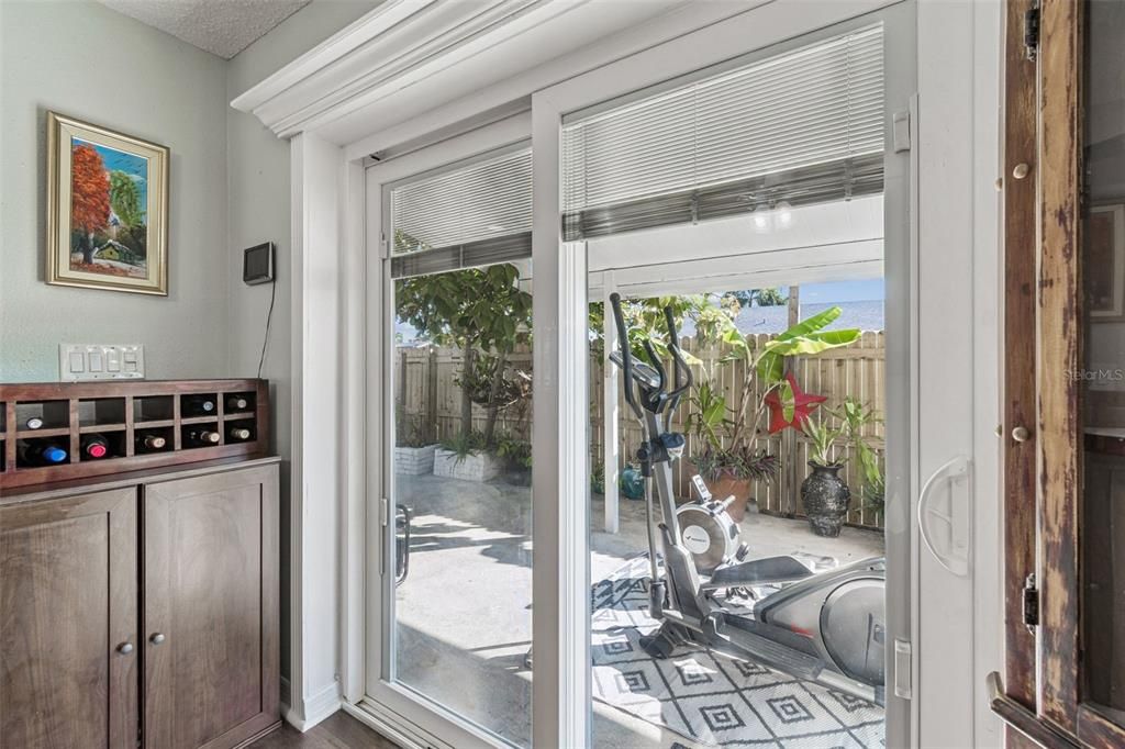 Active With Contract: $385,000 (3 beds, 2 baths, 1140 Square Feet)