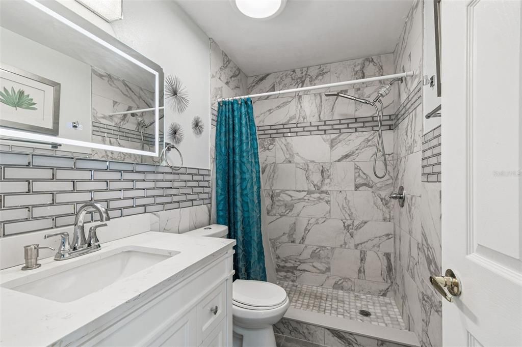 Active With Contract: $385,000 (3 beds, 2 baths, 1140 Square Feet)