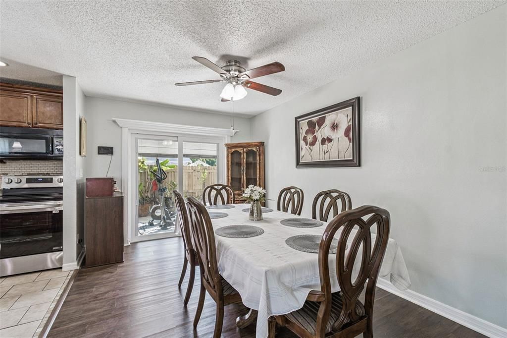 Active With Contract: $385,000 (3 beds, 2 baths, 1140 Square Feet)