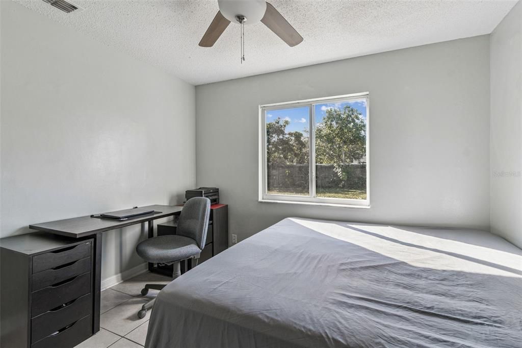Active With Contract: $385,000 (3 beds, 2 baths, 1140 Square Feet)