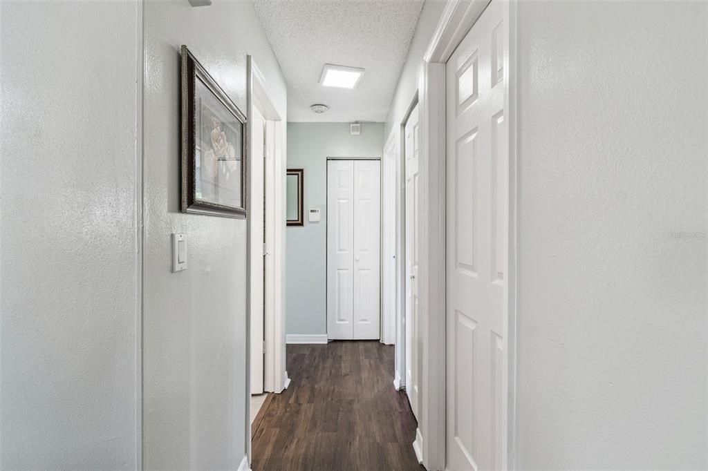 Active With Contract: $385,000 (3 beds, 2 baths, 1140 Square Feet)