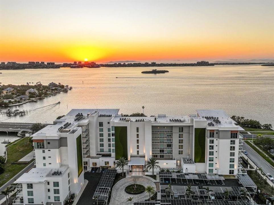 待售: $2,995,500 (3 贝兹, 3 浴室, 2572 平方英尺)