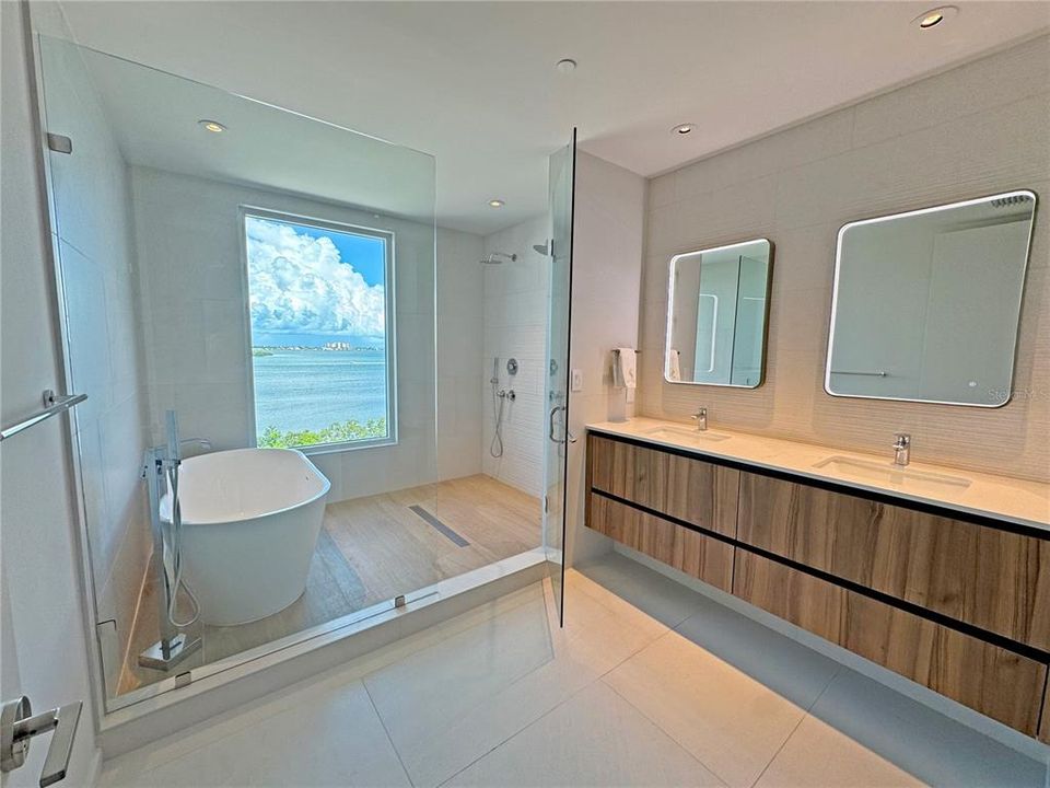 待售: $2,995,500 (3 贝兹, 3 浴室, 2572 平方英尺)