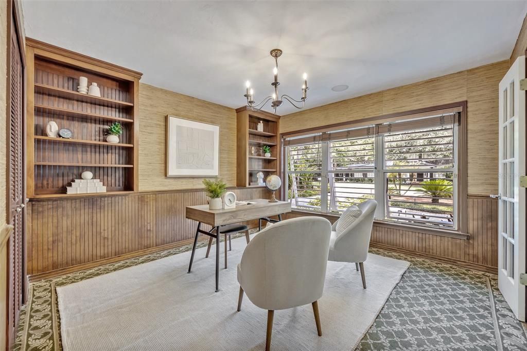 合同活跃: $1,625,000 (4 贝兹, 3 浴室, 2785 平方英尺)