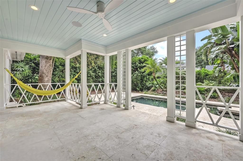 合同活跃: $1,625,000 (4 贝兹, 3 浴室, 2785 平方英尺)