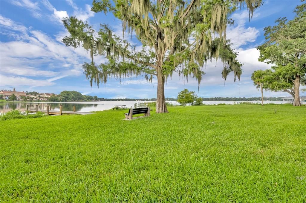 合同活跃: $1,625,000 (4 贝兹, 3 浴室, 2785 平方英尺)