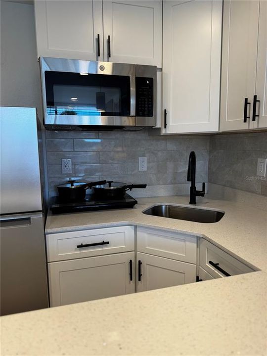 For Rent: $1,250 (1 beds, 1 baths, 300 Square Feet)