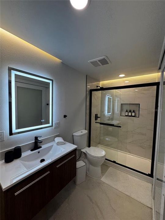 For Rent: $1,250 (1 beds, 1 baths, 300 Square Feet)