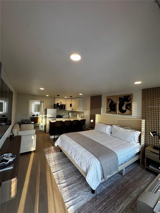 For Rent: $1,250 (1 beds, 1 baths, 300 Square Feet)