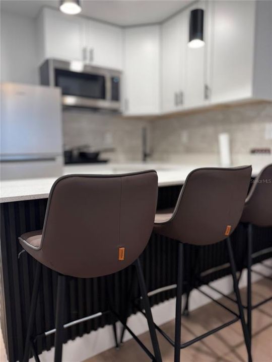 For Rent: $1,250 (1 beds, 1 baths, 300 Square Feet)