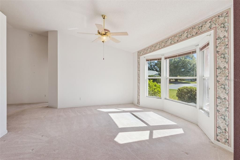 En Venta: $319,900 (3 camas, 2 baños, 2027 Pies cuadrados)