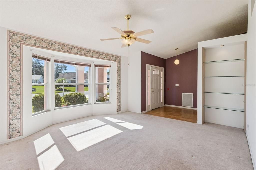 En Venta: $319,900 (3 camas, 2 baños, 2027 Pies cuadrados)