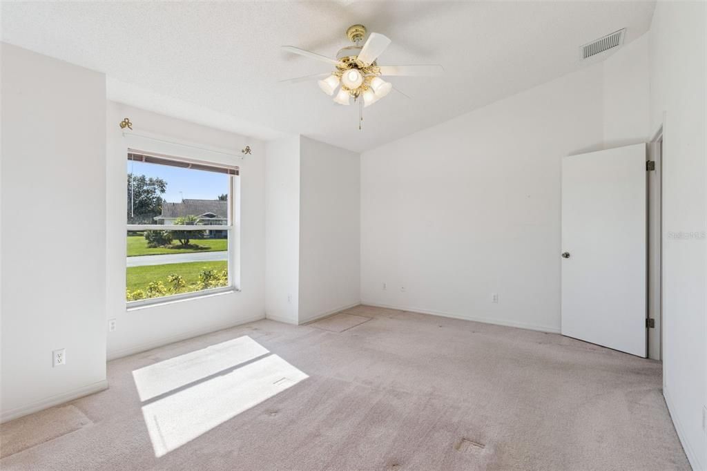 En Venta: $319,900 (3 camas, 2 baños, 2027 Pies cuadrados)