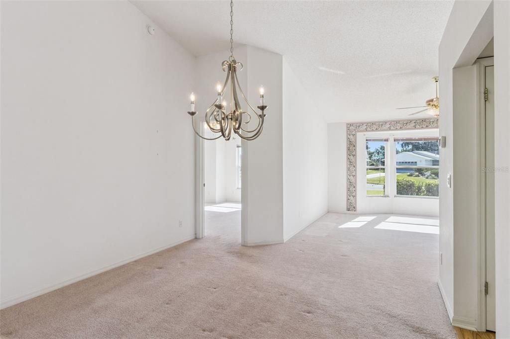 En Venta: $319,900 (3 camas, 2 baños, 2027 Pies cuadrados)