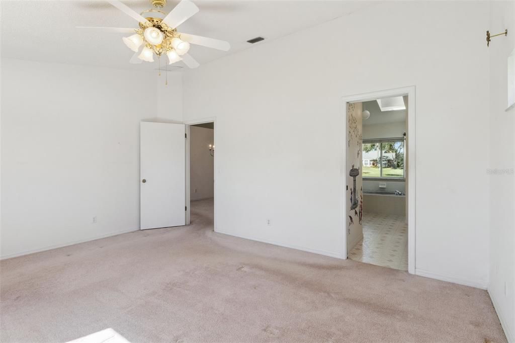 En Venta: $319,900 (3 camas, 2 baños, 2027 Pies cuadrados)