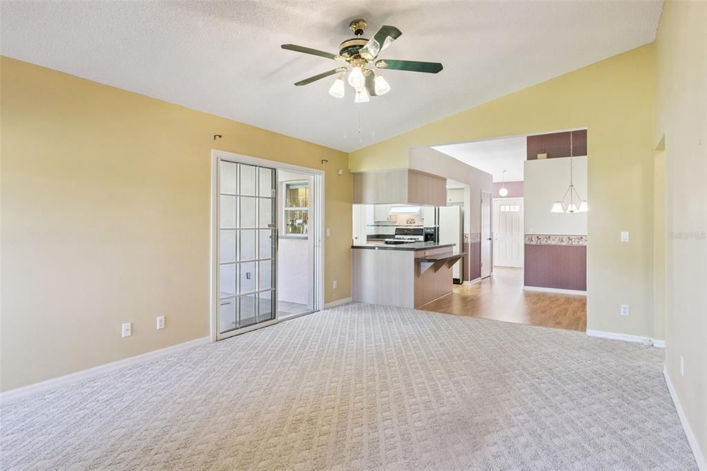 En Venta: $319,900 (3 camas, 2 baños, 2027 Pies cuadrados)