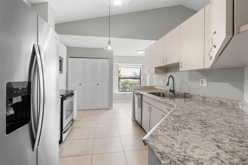 For Sale: $249,318 (3 beds, 2 baths, 1573 Square Feet)