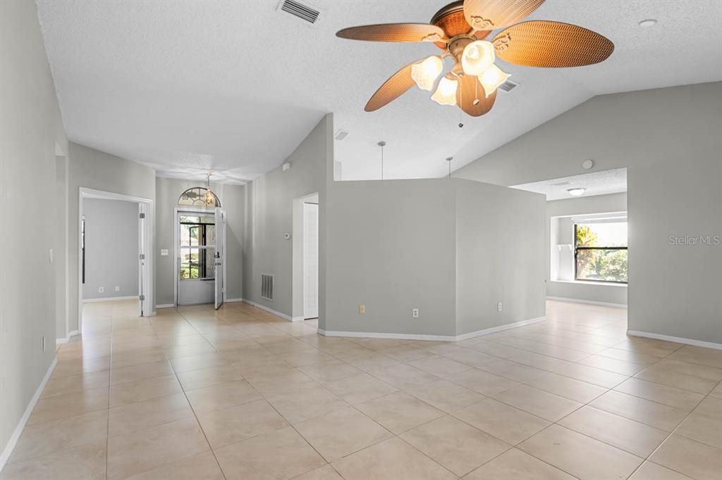 For Sale: $249,318 (3 beds, 2 baths, 1573 Square Feet)