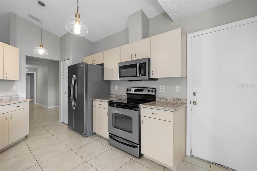 For Sale: $249,318 (3 beds, 2 baths, 1573 Square Feet)