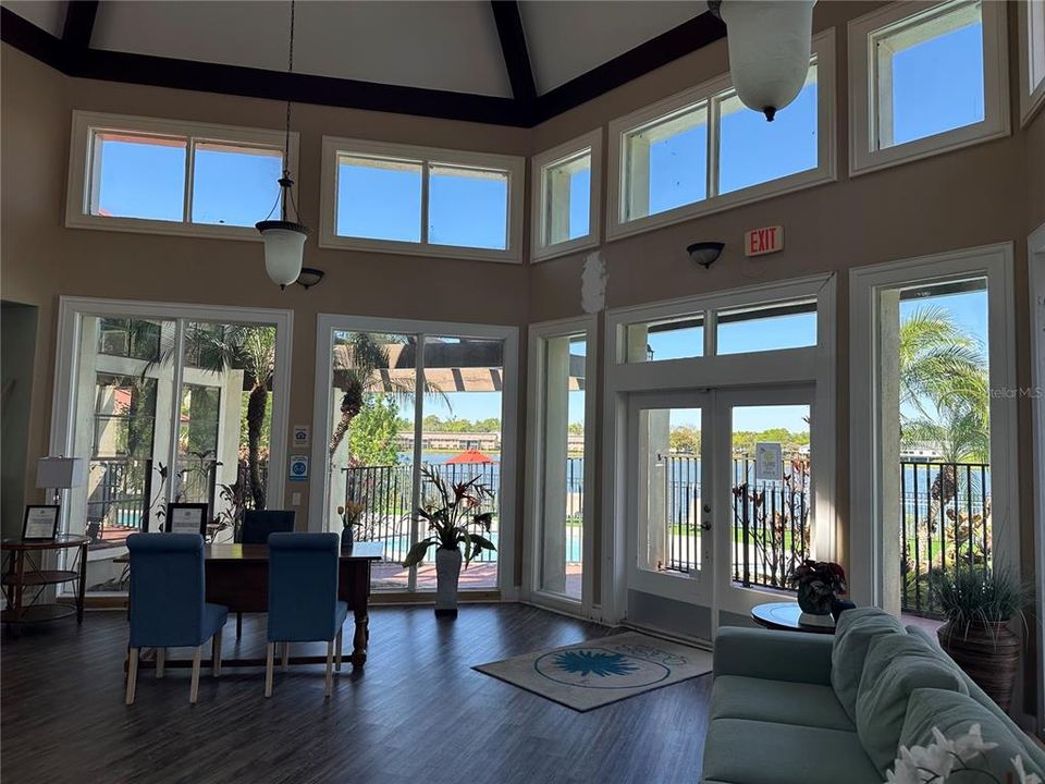 Active With Contract: $1,320 (1 beds, 1 baths, 540 Square Feet)